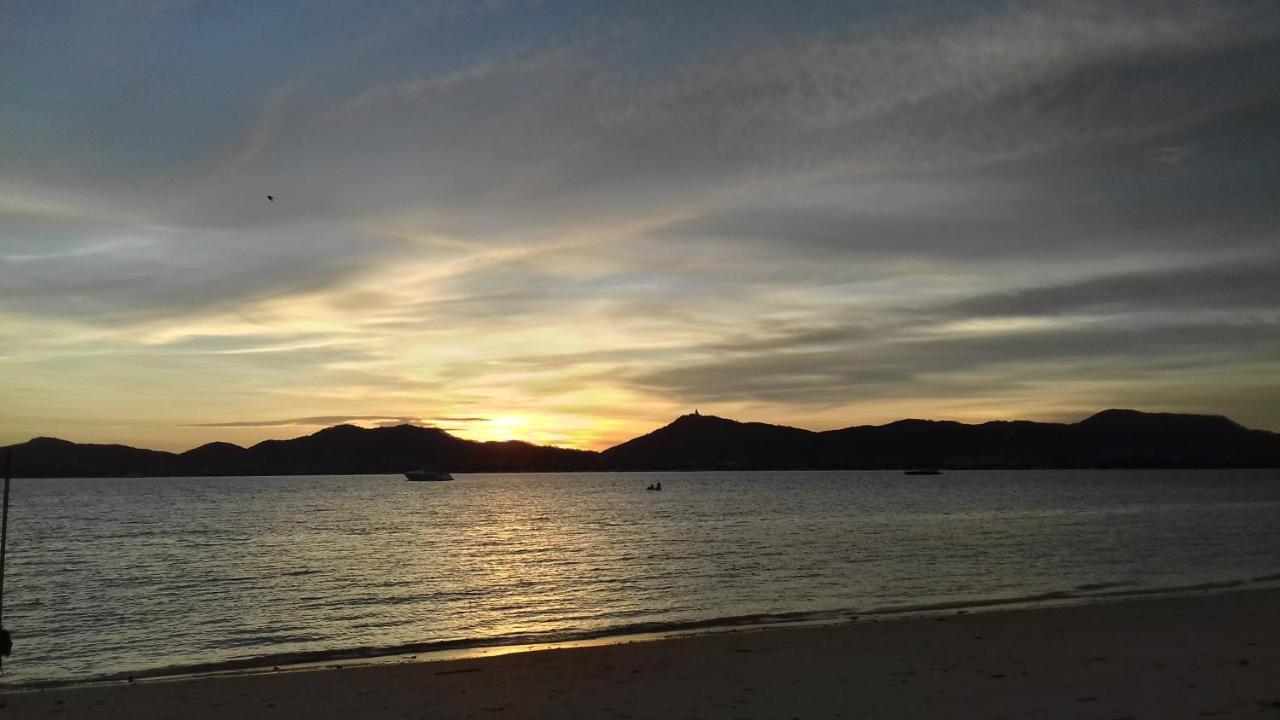 The Mooring Resort Panwa Beach Esterno foto